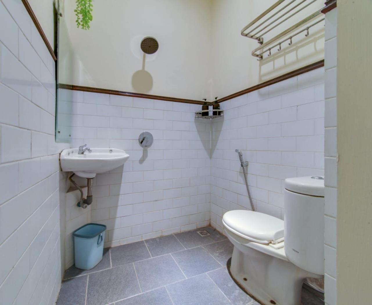Escotel Casa De Luga Cakarta Dış mekan fotoğraf